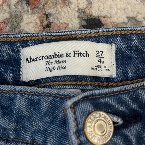 Abercrombie “The Mom Hi-Rise” Distressed Jeans - Picture 4 of 4